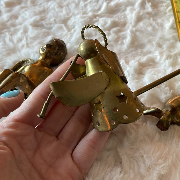 👼3 Angels ~1 sits on ledge, 1 laying down & 1 candle snuffer👼 brass & copper - Picture 12 of 12